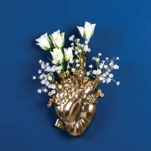 Váza SELETTI Love in Bloom, zlatá farba, v tvare srdca, porcelán