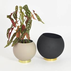 AYTM Globe kvetináč, Ø 21 cm, čierna farba, hliník, oceľ