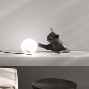 Stolná lampa Karman Maoo, čierna keramika, sklo, figúrka mačky