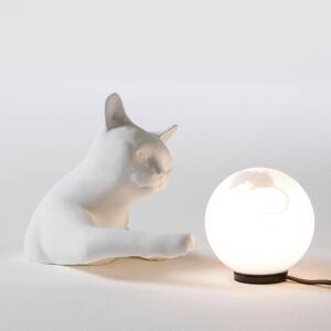 Stolná lampa Karman Maoo, biela keramika, sklo, figúrka mačky