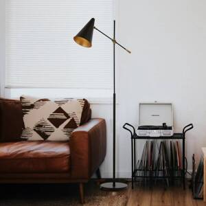 Stojacia lampa Nelu, čierna, výška 185 cm, kov, nastaviteľná