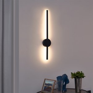 Moderné nástenné svietidlo čierne 60 cm vrátane LED - Clockwise